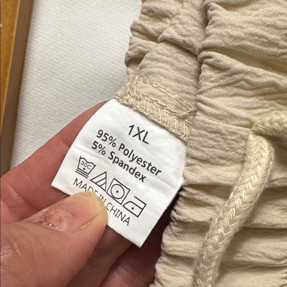 Beige Ruched Fabric - Picture 2 of 6